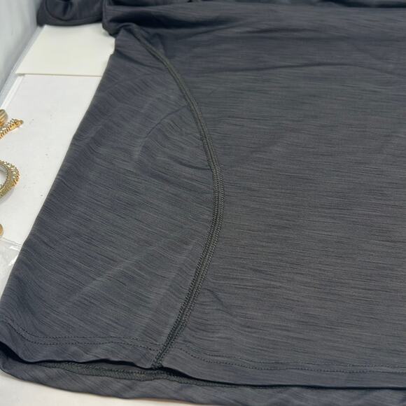 Under Armour Women's Gray Heat Gear Semi Fitted  Activewear Pullover Top Medium - Picture 13 of 14